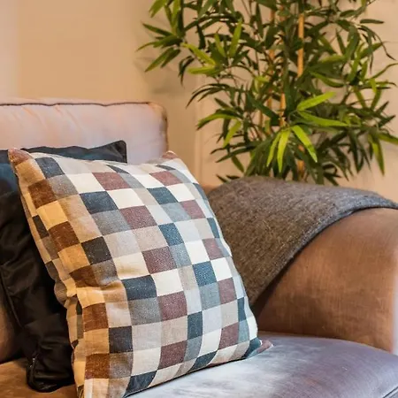 Modernism And Comfort In A Strategic Location Apartment Barcelona
